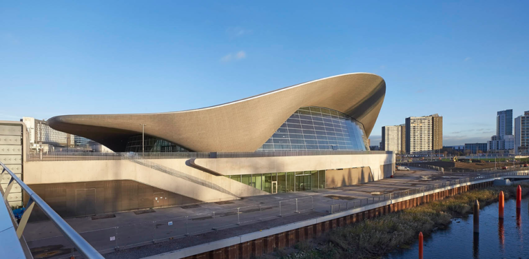 Zaha Hadid: pioniera del decostruttivismo architettonico